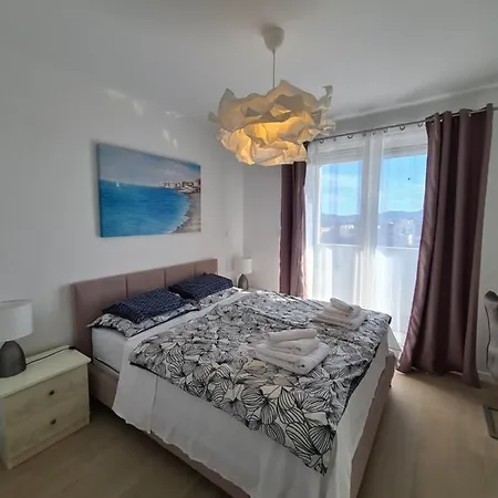 Mare With Parking Apartment