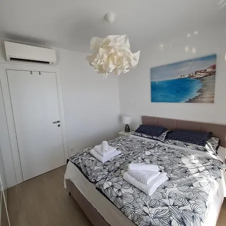 Mare With Parking Apartment Zadar